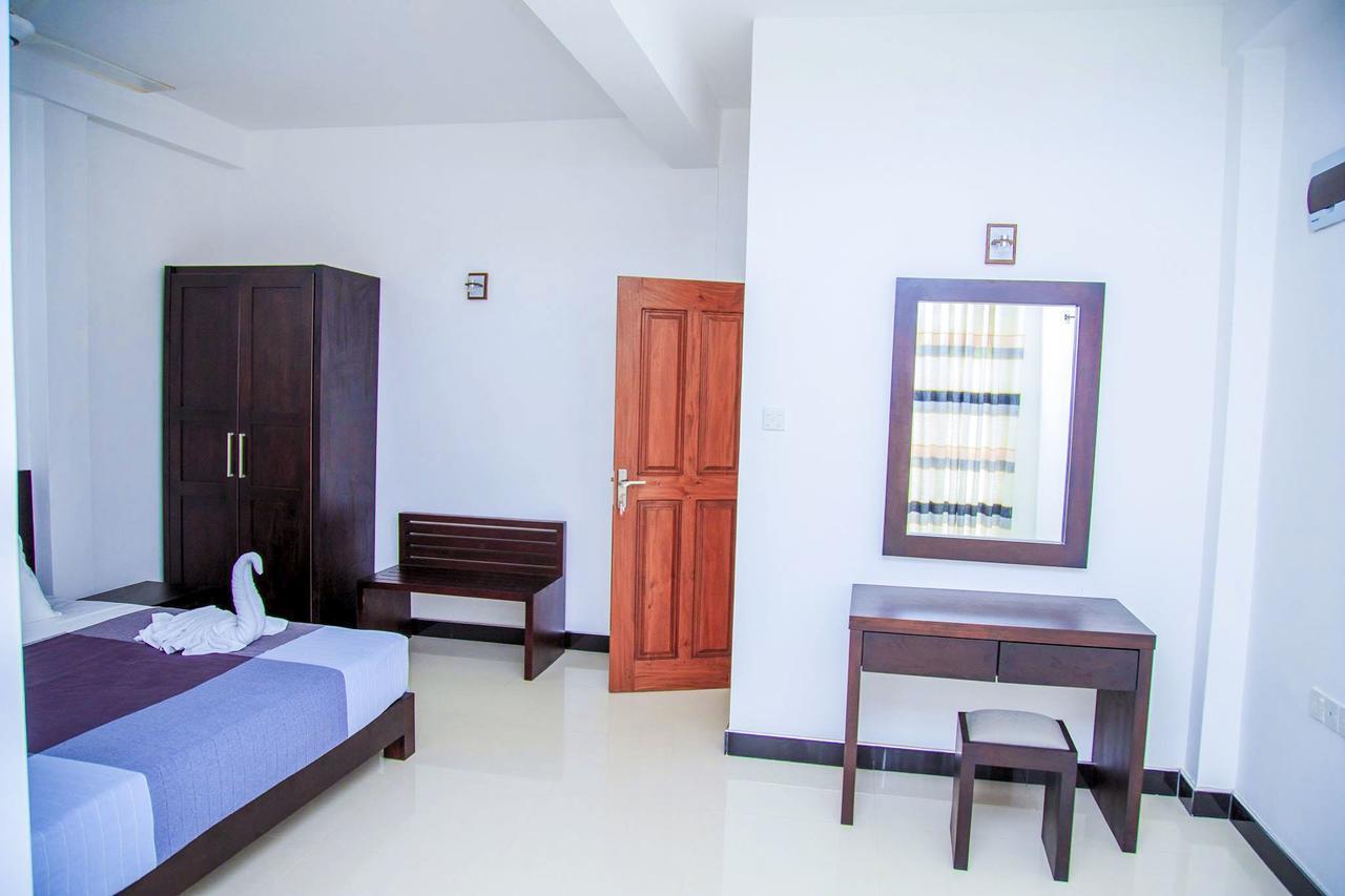 Ruki Sea Reach Hotel Kudapaduwa Exterior photo